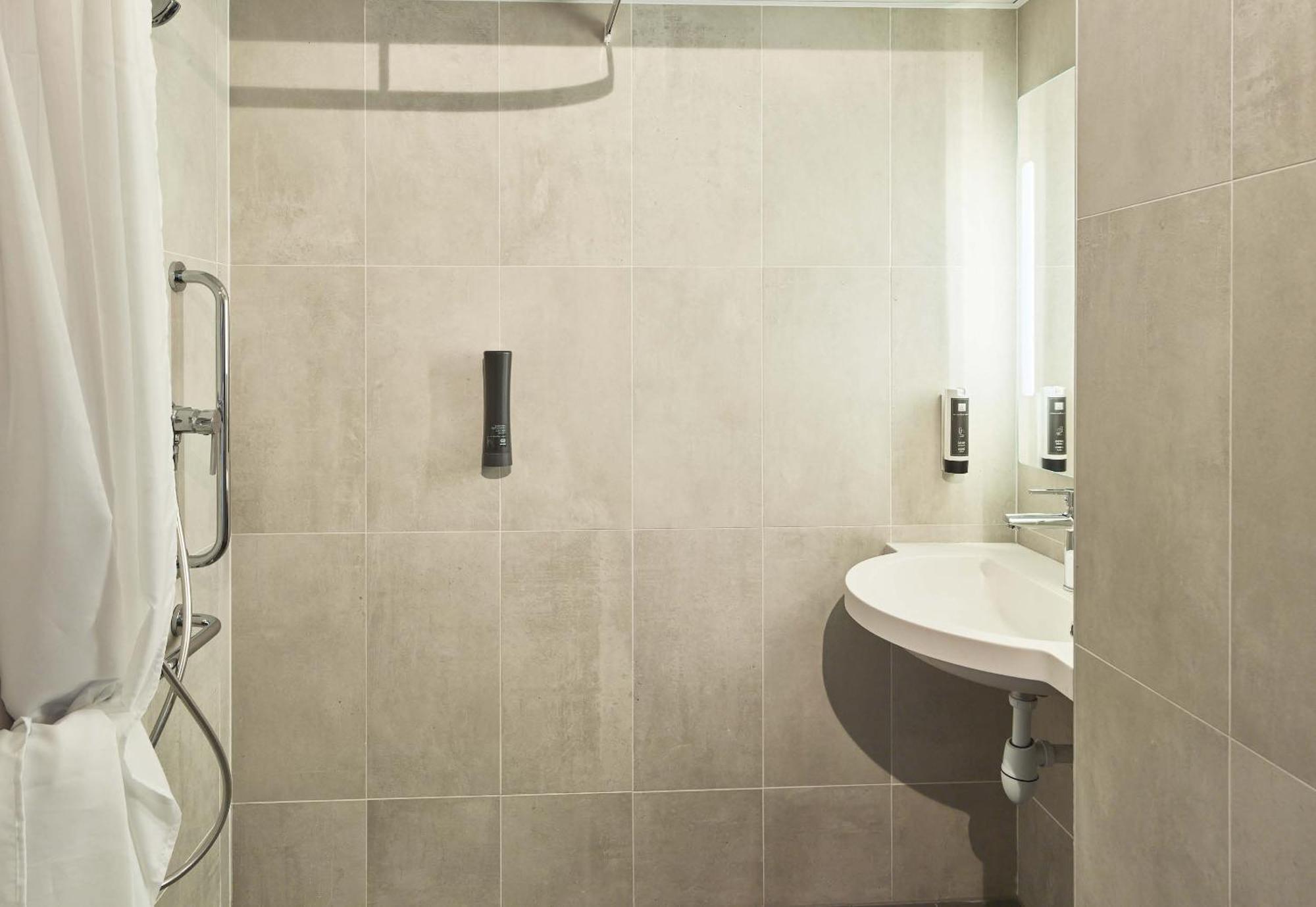 B&B Hotel Le Port Marly Saint Germain En Laye 외부 사진